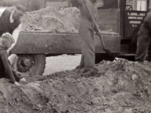 Chevrolet truck (Bron: Familiefilm Manders, BHIC filmnr. Manders-11 (via BrabantinBeelden) op 16:15)