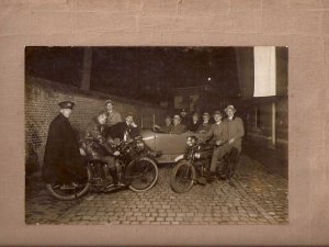 Indian en Rudge (Bron: De Klaproos-Oòns Taoltje, collectie fam. C. J. Dekkers-Dekkers)