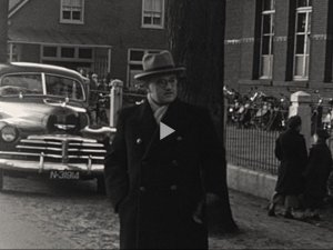 Chevrolet (Bron: film Zoektocht naar een nieuw klooster: vertrek van Breda naar Heesch. Collectie Erfgoedcentrum Nederlands Kloosterleven via BrabantinBeelden, op 22:48)