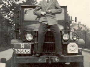 GMC CCKW (Bron: Stichting Erfgoed Goirle “De Vyer Heertganghen”; Coll. H. Hermans)