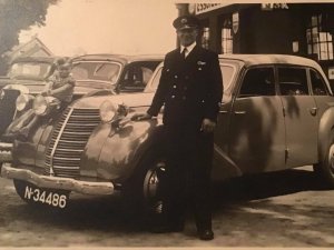 [aanvulling: Borgward 2300 ; zie reactie hieronder. Redactie]Bron: Conam, collectie Karel Vermeer