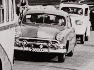 Ford 1951. Bron: Beeldbank Stadsarchief Amsterdam, nr. 010009011476 (detail).