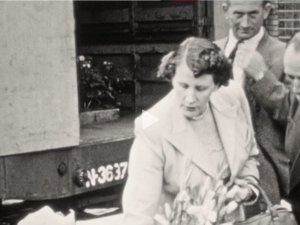 Bron: Regionaal Archief Tilburg, Collectie Van Hest: filmnr. 1833003001 op 5:09, via BrabantinBeelden