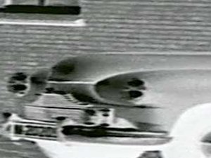 Detail uit de film, negatief en uitgerekt (Film: Nationale Filmdienst Den Haag. Bron: BrabantinBeelden)