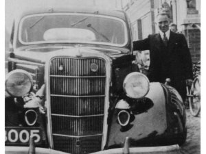 Ford Tudor (Bron: collectie Heemkundekring Zuidkwartier)