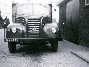 Ford Thames (Bron: Bedrijvig Oeffelt, blz. 437)