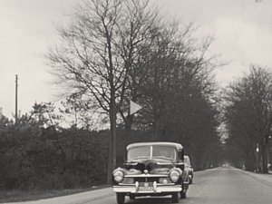 Bron: film Zoektocht naar een nieuw klooster: vertrek van Breda naar Heesch. Collectie Erfgoedcentrum Nederlands Kloosterleven via BrabantinBeelden, op 02:28