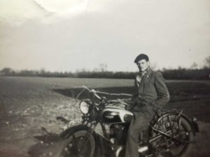 Triumph (Bron: collectie Joost Hofmans)