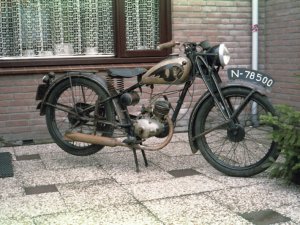 Foto 1: DKW RT 100 DeLuxe 1938 met kenteken N-78500 (foto: particuliere collectie)