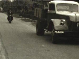 Beeld: Dorpsfilm Overloon 1953, op 30:26. Bron: Collectie De Oude Schoenendoos.