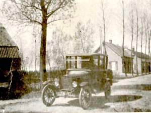 T-Ford (bron: collectie Heemkundekring De Lange Vonder)