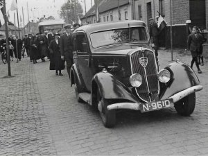 Peugeot (Foto: Jan Duppen. Bron: coll. Heemkundekring De Kommanderij Gemert)