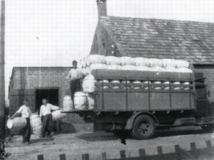 Bij kuiperij Van Hoek (bron: Deurnewiki)