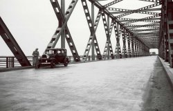 op de Moerdijkbrug