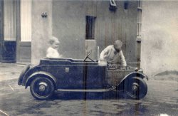 Elektrische auto van H.J.G.A. Otten uit Tilburg