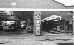 Oosterhout, Garage Bruijns in 1952.