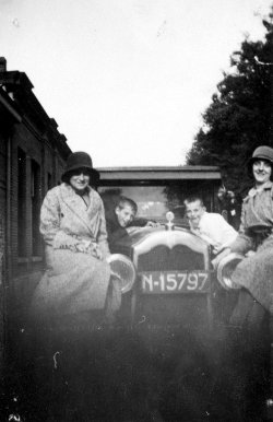  Liza vd Pas (1901), Louis Schats (1920), Willy Schats (1924), Wies Schats (1908)