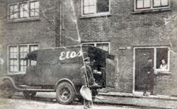 Broodbezorging, 1932 (Bron: RHCe, Philips Company Archives)