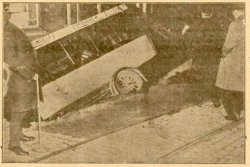 Bus te water (bron: Eindh. Dagblad, 23 apr. 1924)