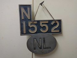 Bijzondere nummerplaat met geïntegreerd NL-plaatje (coll. E. Spaan)